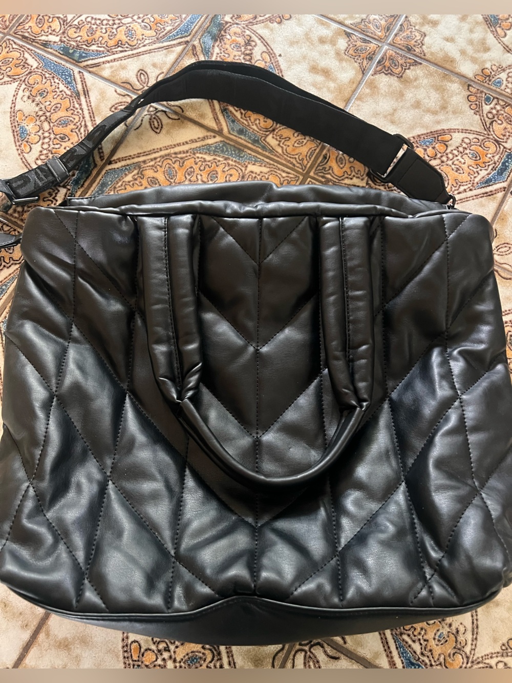 KARL LAGERFELD Women's Voyage Tote Bag quilted large luxe chic carry on sleek - Picture 3 of 6